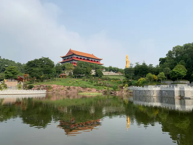 广东 · 广州 · 莲花山